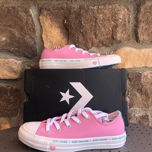 pink heart converse